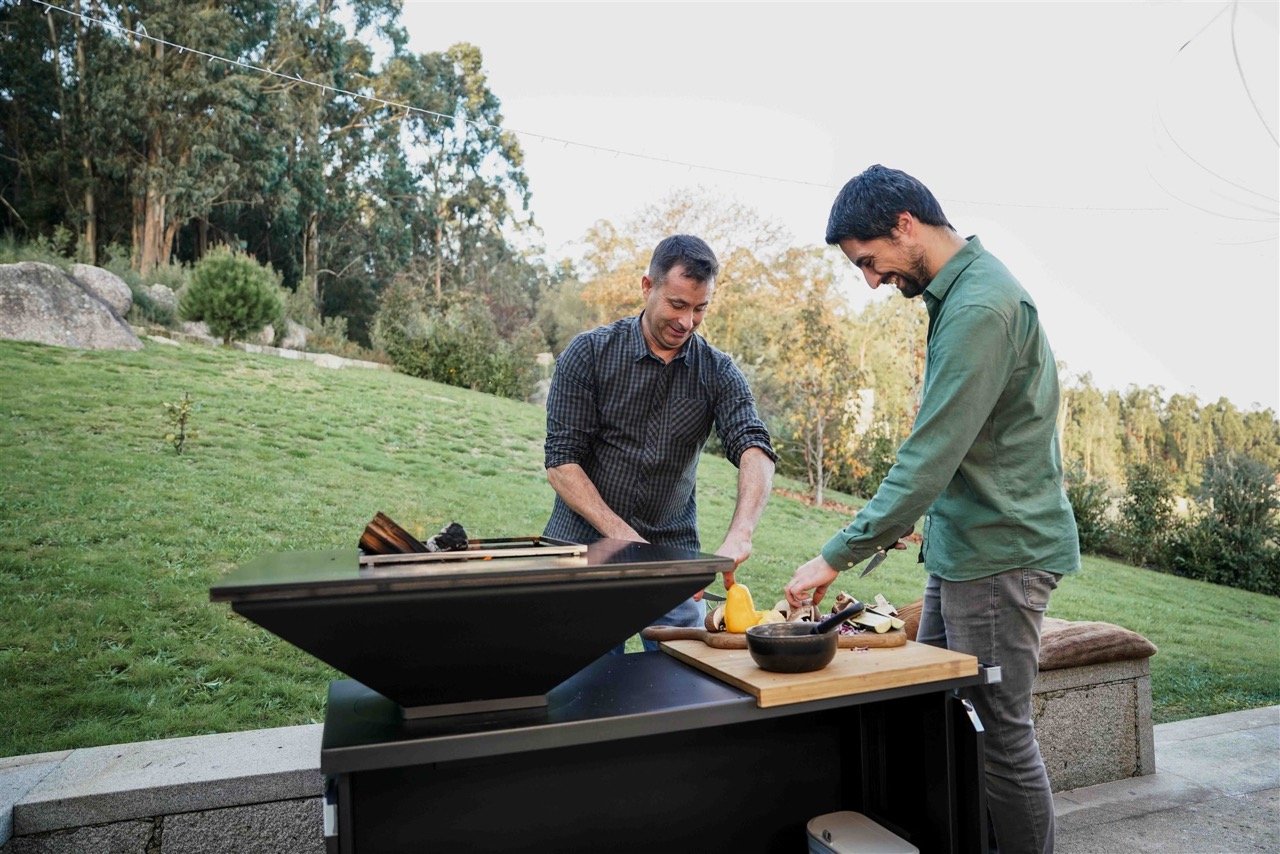 ambiance festive autour d'un brasero